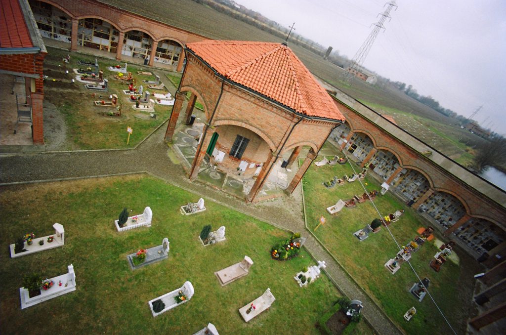 Foto di Simone Martinetto tratta dalla serie VIAGGIATORI / Photo by Simone Martinetto from " VIAGGIATORI / TRAVELERS " series; Simone Martinetto; Martinetto; Viaggiatori; colombi; piccioni viaggiatori; colombi viaggiatori; racing pigeons; pigeons; travelers; foto colombi; foto piccioni; foto piccioni viaggiatori; pigeons photo;